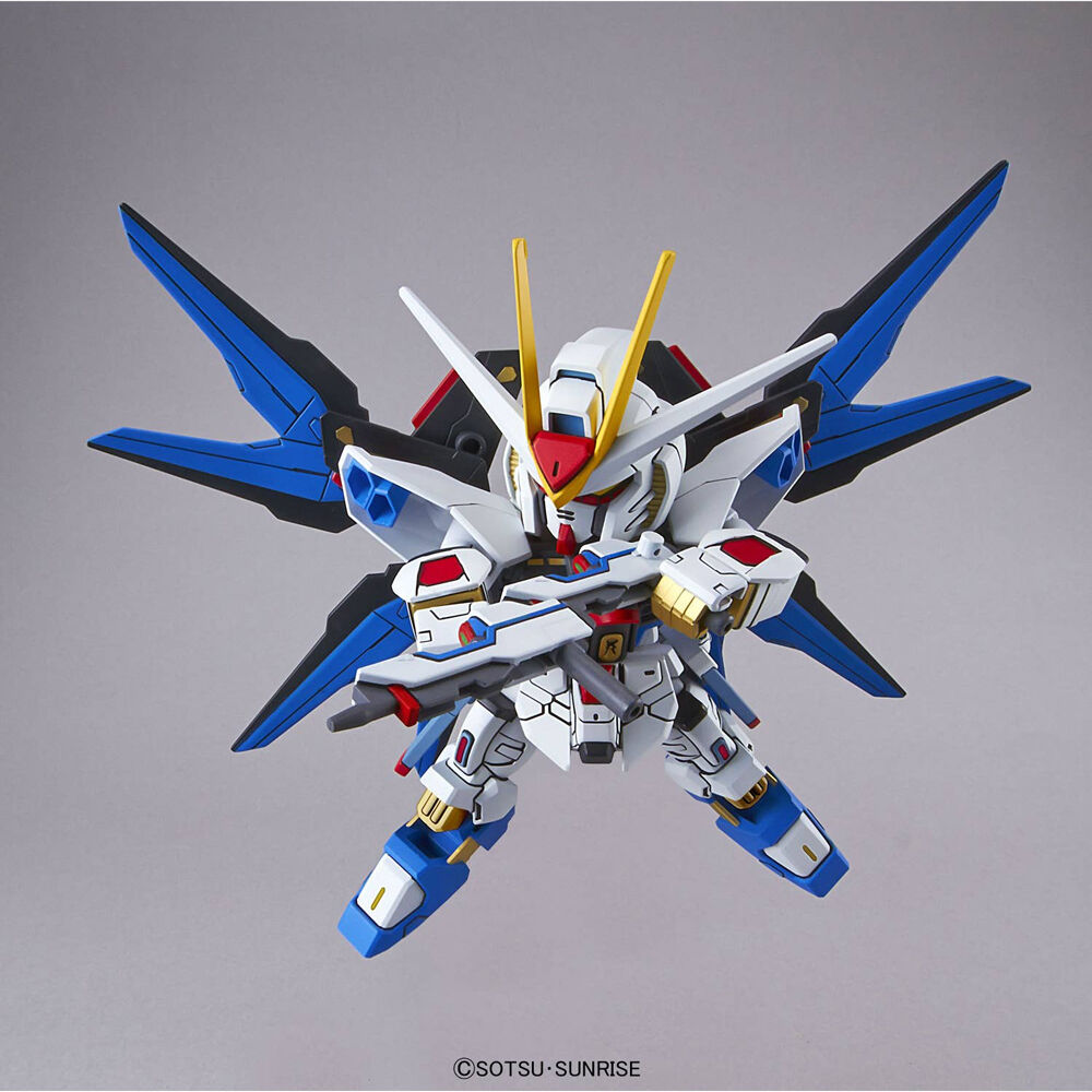Maqueta Strike Freedom Mobile Suit Gundam Seed Destiny
