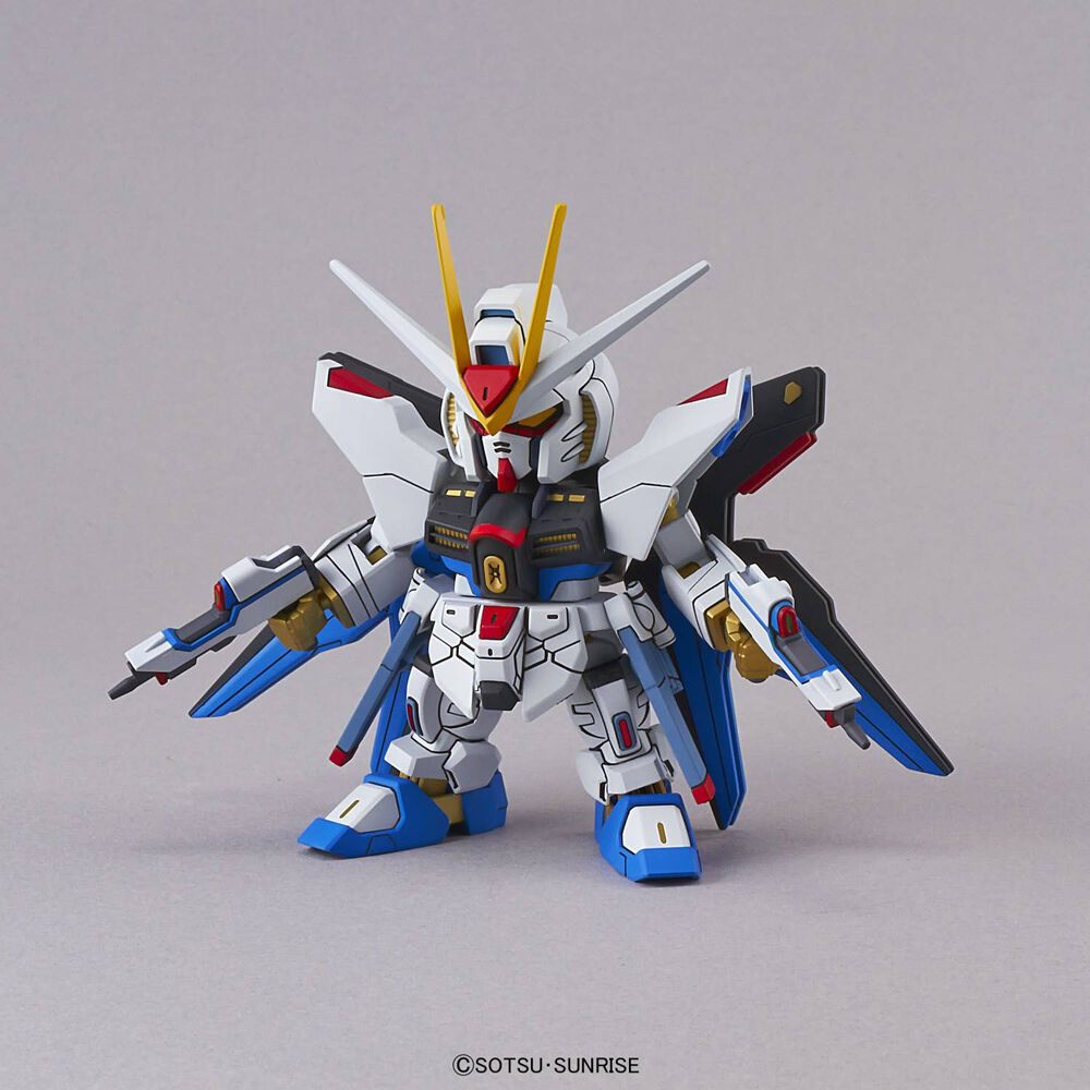 Maqueta Strike Freedom Mobile Suit Gundam Seed Destiny